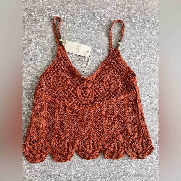 NWT MISS ME WOMEN'S CROCHET
SLEEVELESS TANK SIZES AVAILABLE: SMALL & LARGE - Picture 8 of 9